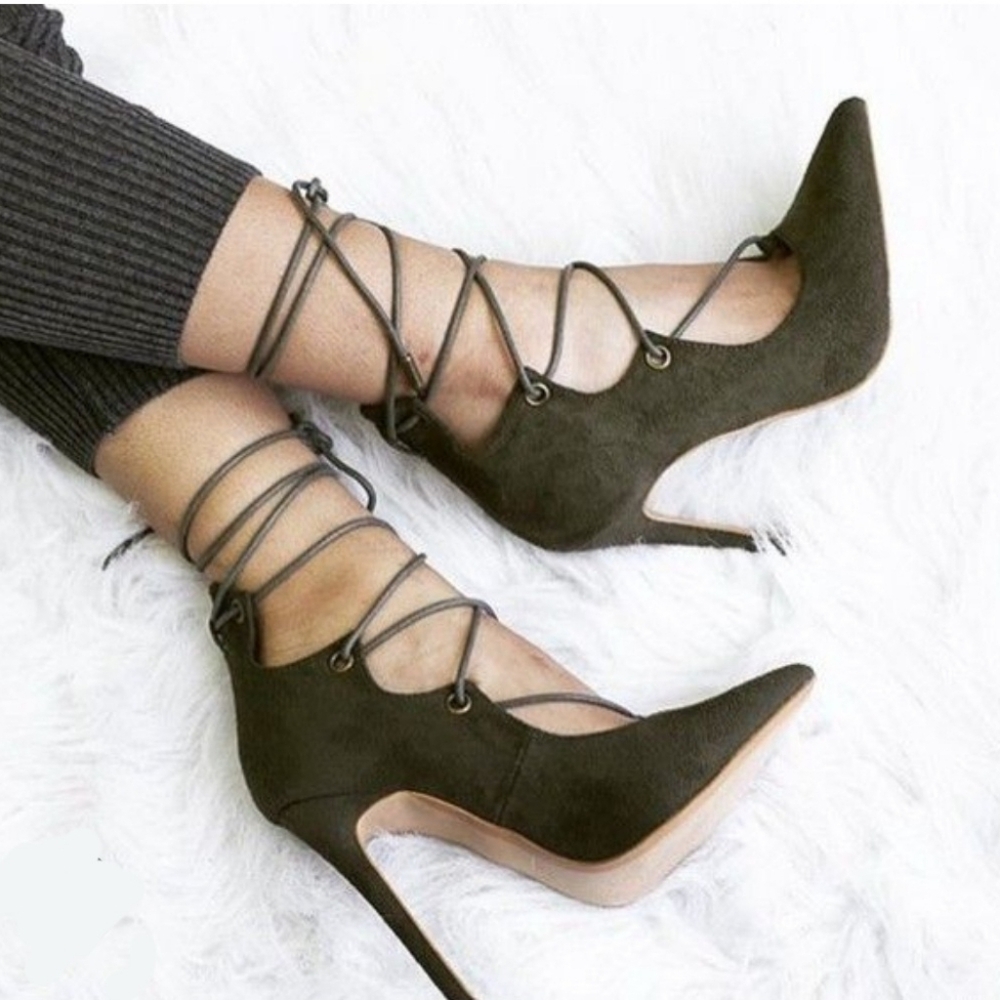 Shoe Republic LA Olive Green Lace Up Pumps Size 5.5